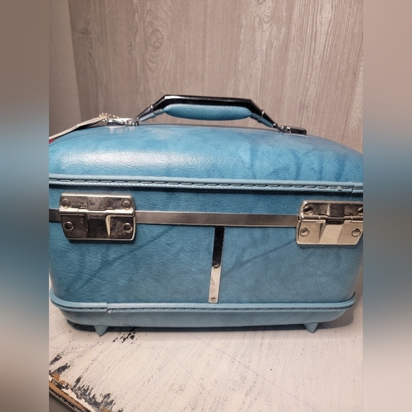 VTG AMERICAN TOURISTER BLUE TRAIN CASE MAKEUP COSMETIC VANITY HARD LUGGAGE. - Picture 5 of 11